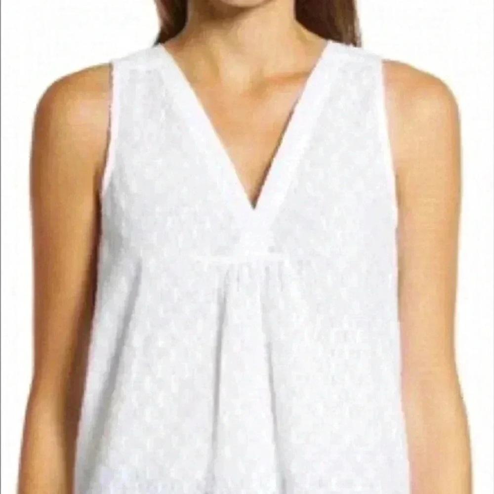 NORDSTROM - White Sleeveless V-Neck Top